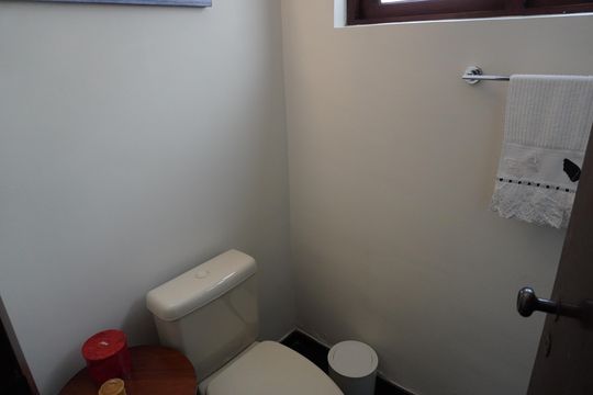 lavabo de casa de condomínio para alugar com 4 quartos, 620m² em Morada dos Pássaros, Barueri
