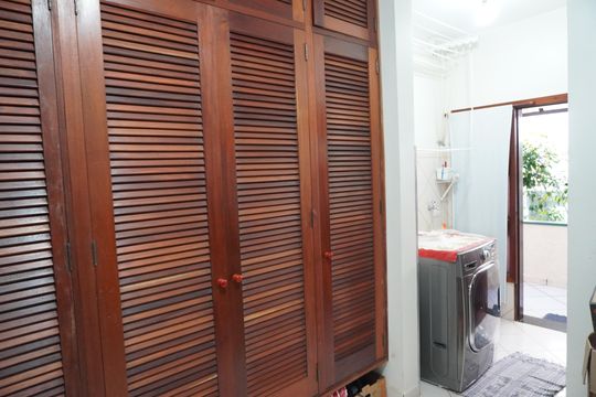 Área de Serviço de casa de condomínio para alugar com 4 quartos, 620m² em Morada dos Pássaros, Barueri