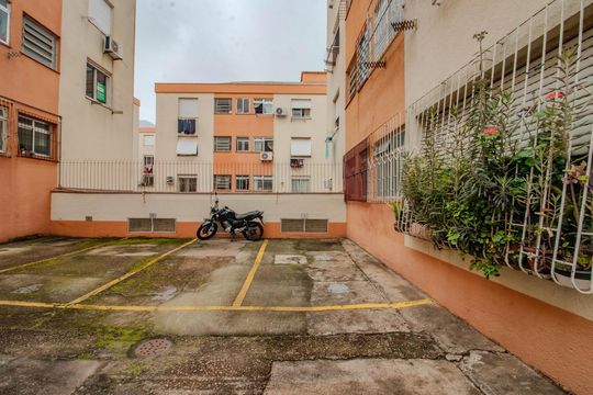 Garagem de apartamento à venda com 1 quarto, 39m² em Jardim Dona Leopoldina, Porto Alegre