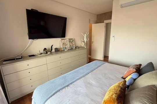 Suíte de apartamento à venda com 3 quartos, 135m² em Vila Olímpia, São Paulo