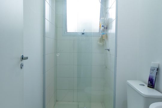 Banheiro de apartamento para alugar com 2 quartos, 55m² em Jardim Barro Branco, Cotia