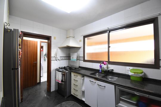 Cozinha de casa de condomínio à venda com 4 quartos, 200m² em Santa Felicidade, Curitiba