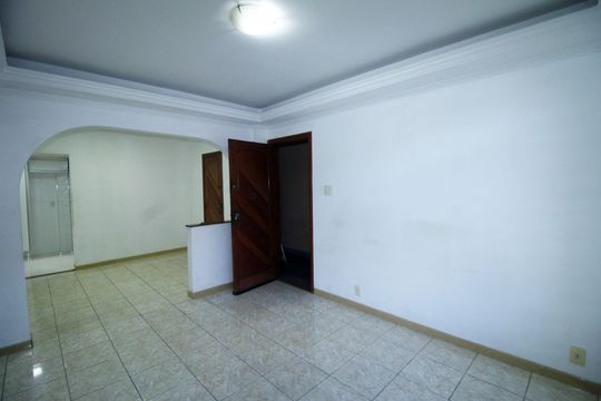 Sala de apartamento à venda com 2 quartos, 67m² em Irajá, Rio de Janeiro