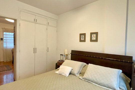 Quarto 1 de apartamento à venda com 2 quartos, 50m² em Pinheiros, São Paulo