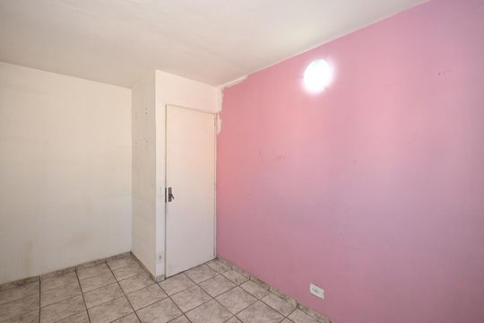 Quarto 2 de apartamento para alugar com 2 quartos, 54m² em Parque Pinheiros, Taboão da Serra