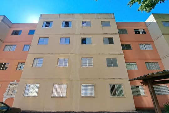 Fachada de apartamento para alugar com 2 quartos, 54m² em Parque Pinheiros, Taboão da Serra