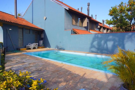 Área comum - Piscina de casa para alugar com 4 quartos, 165m² em Jardim Sabará, Porto Alegre