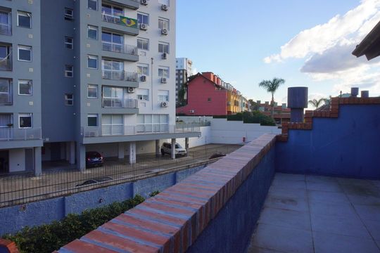 Varanda da cobertura  de casa para alugar com 4 quartos, 165m² em Jardim Sabará, Porto Alegre