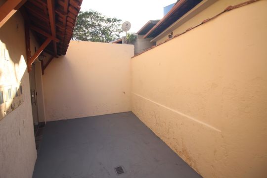 Garagem de casa à venda com 3 quartos, 127m² em Inconfidentes, Contagem