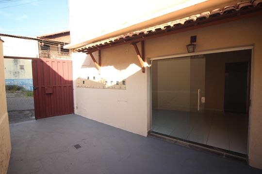 Garagem de casa à venda com 3 quartos, 127m² em Inconfidentes, Contagem