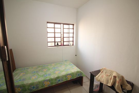 Quarto 1 de casa à venda com 1 quarto, 49m² em Inconfidentes, Contagem