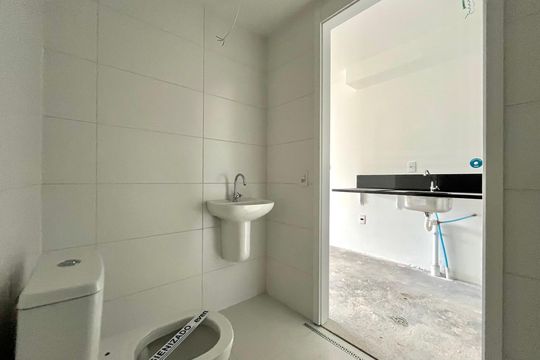 Banheiro de apartamento à venda com 1 quarto, 28m² em Vila Clementino, São Paulo