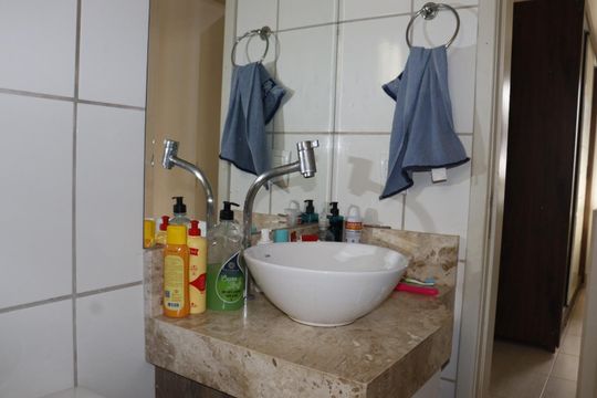 Banheiro - Quarto de apartamento à venda com 2 quartos, 67m² em Jardim Atlantico, Goiânia