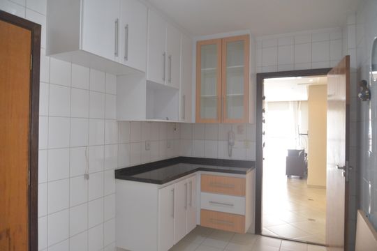 Cozinha de apartamento à venda com 3 quartos, 85m² em Jardim Bela Vista, Santo André
