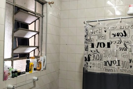Banheiro de apartamento para alugar com 1 quarto, 55m² em Vigário Geral, Rio de Janeiro