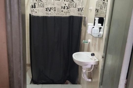 Banheiro de apartamento para alugar com 1 quarto, 55m² em Vigário Geral, Rio de Janeiro