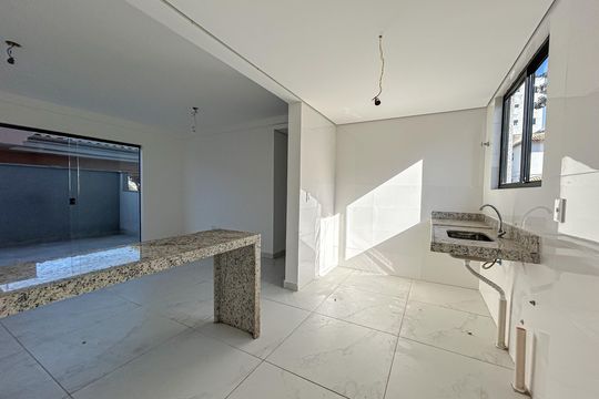 Apartamento à venda com 2 quartos, 138m² em Cabral , Contagem
