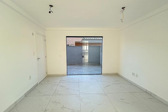 Apartamento à venda com 2 quartos, 138m² em Cabral , Contagem