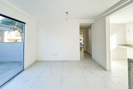 Apartamento à venda com 2 quartos, 138m² em Cabral , Contagem