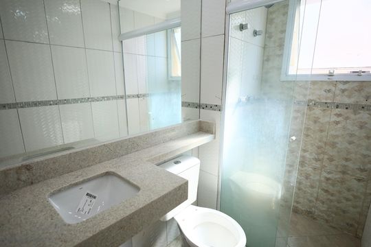 Banheiro de apartamento à venda com 2 quartos, 47m² em Novo Osasco, Osasco