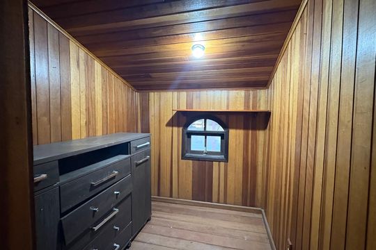 Closet do quarto 1 de casa para alugar com 2 quartos, 70m² em Quitandinha, Petrópolis