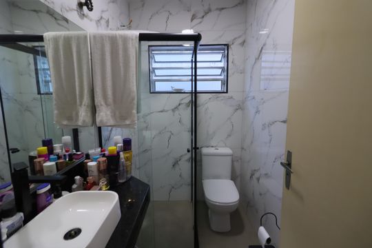 Banheiro da Suíte 1 de casa à venda com 3 quartos, 180m² em Bela Vista, Osasco