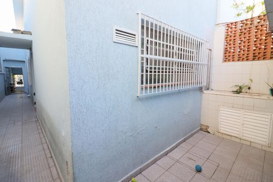 Quintal de casa à venda com 3 quartos, 180m² em Bela Vista, Osasco