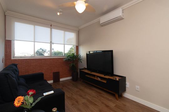 Sala de apartamento para alugar com 1 quarto, 55m² em Cristal, Porto Alegre