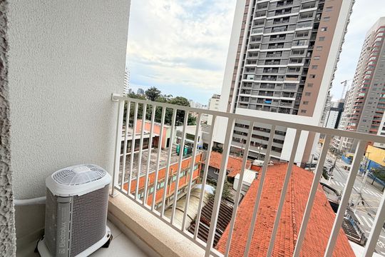 Varanda de kitnet/studio para alugar com 1 quarto, 26m² em Santo Amaro, São Paulo