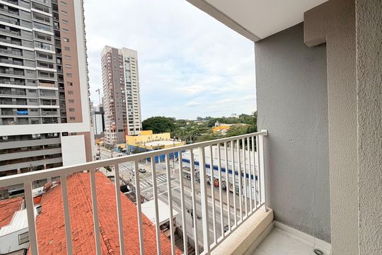 Varanda de kitnet/studio para alugar com 1 quarto, 26m² em Santo Amaro, São Paulo