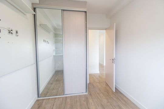 Quarto 2 de apartamento à venda com 2 quartos, 74m² em Alphaville Empresarial, Barueri