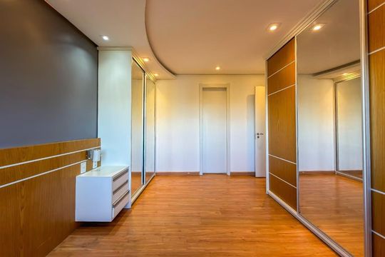 Suíte de apartamento para alugar com 3 quartos, 75m² em Cristo Redentor, Porto Alegre