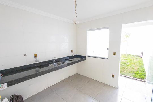 Cozinha de casa à venda com 2 quartos, 75m² em Jardim Leblon, Belo Horizonte