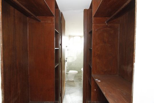 Closet da suíte de apartamento para alugar com 3 quartos, 110m² em São Lucas, Belo Horizonte