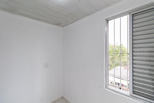 Quarto 1 de apartamento para alugar com 2 quartos, 42m² em Cidade Tiradentes, São Paulo