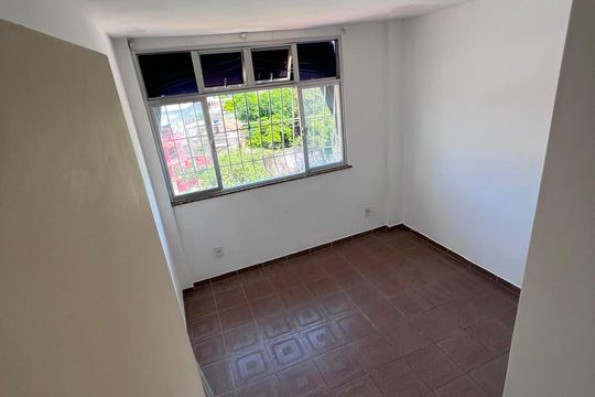 Quarto de apartamento para alugar com 2 quartos, 60m² em Colubandê, São Gonçalo