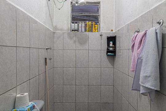 Casa 2 - Banheiro de casa à venda com 3 quartos, 345m² em Vila Sao Jose (guaianazes), São Paulo