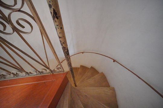 Escada de Acesso ao Subsolo de casa para alugar com 4 quartos, 495m² em Centro, Florianópolis