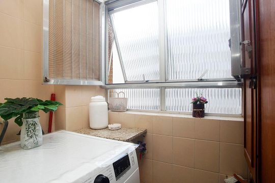 Cozinha + Área de Serviço de apartamento à venda com 1 quarto, 46m² em Centro Histórico, Porto Alegre