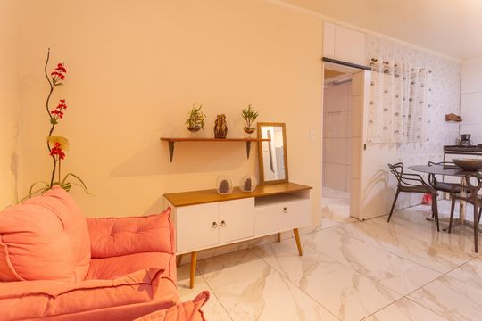 Sala de kitnet/studio para alugar com 1 quarto, 38m² em Conjunto Residencial Salvador Tolezani, São Paulo