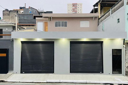 Casa para alugar com 4 quartos, 250m² em Jardim Sao Luiz, São Paulo