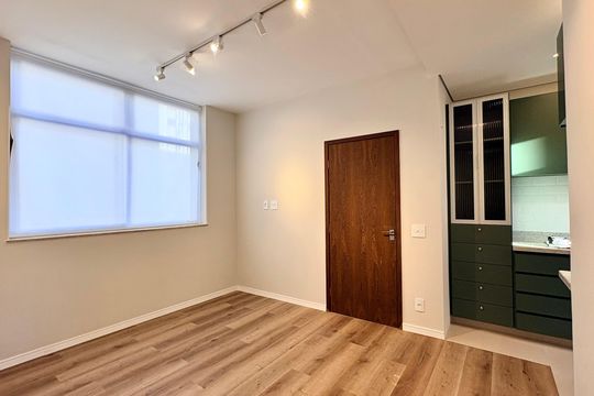 Sala  de apartamento à venda com 3 quartos, 74m² em Lourdes, Belo Horizonte