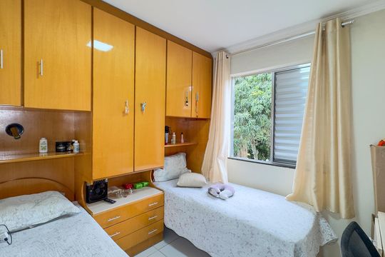 Quarto 1 de apartamento à venda com 2 quartos, 52m² em Jardim Casablanca, São Paulo