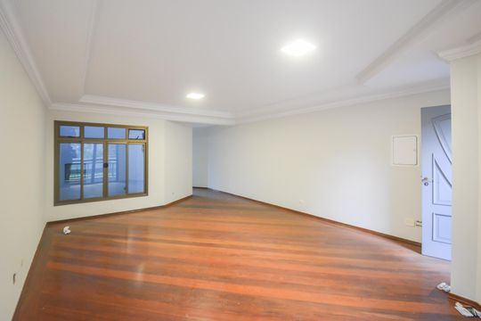 Casa para alugar com 4 quartos, 222m² em Jardim do Mar, São Bernardo do Campo