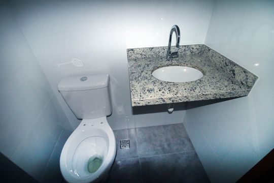 Banheiro da Suíte de apartamento à venda com 2 quartos, 73m² em Vila Kosmos, Rio de Janeiro