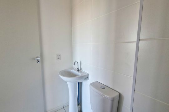 Banheiro de apartamento para alugar com 2 quartos, 37m² em Vila Gea, São Paulo