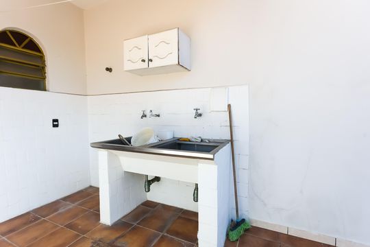 Área de serviço de casa para alugar com 3 quartos, 252m² em Jardim Londrina, São Paulo