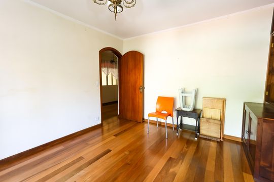 Quarto 2 de casa para alugar com 3 quartos, 252m² em Jardim Londrina, São Paulo