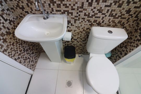 Banheiro Social de apartamento à venda com 2 quartos, 48m² em Santa Terezinha, São Bernardo do Campo