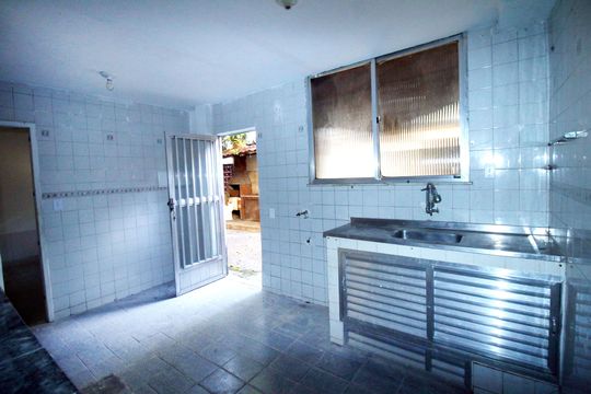 Cozinha de casa à venda com 2 quartos, 60m² em Penha, Rio de Janeiro